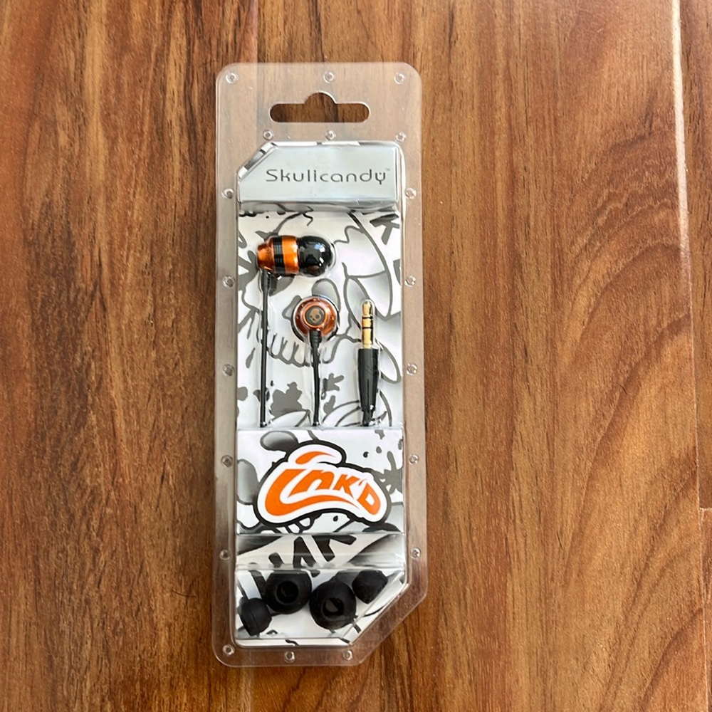 Skull Candy Ear Buds orange black copper new on package never opened NWT